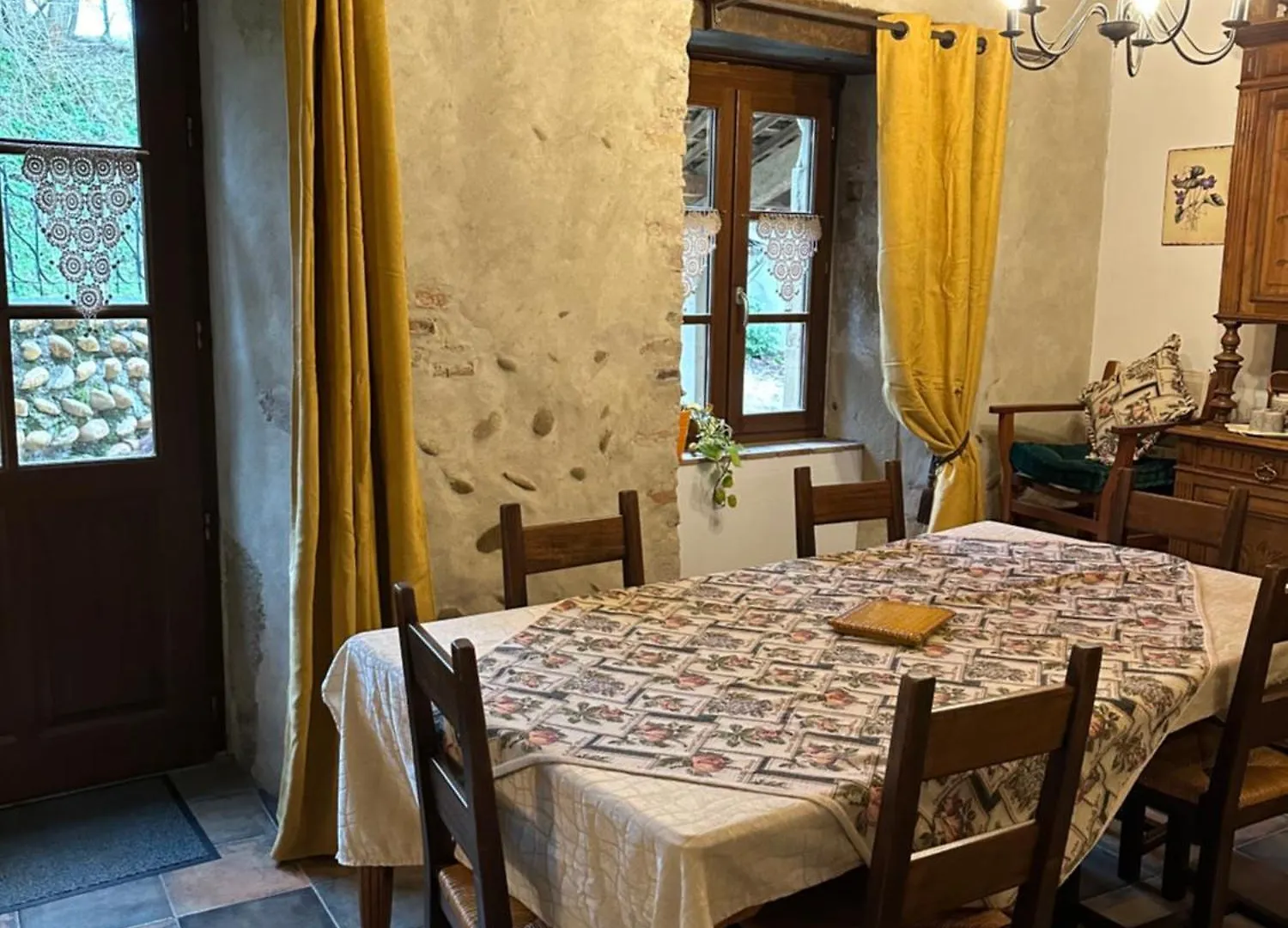 Holiday home Gite Du Facteur Lens-Lestang