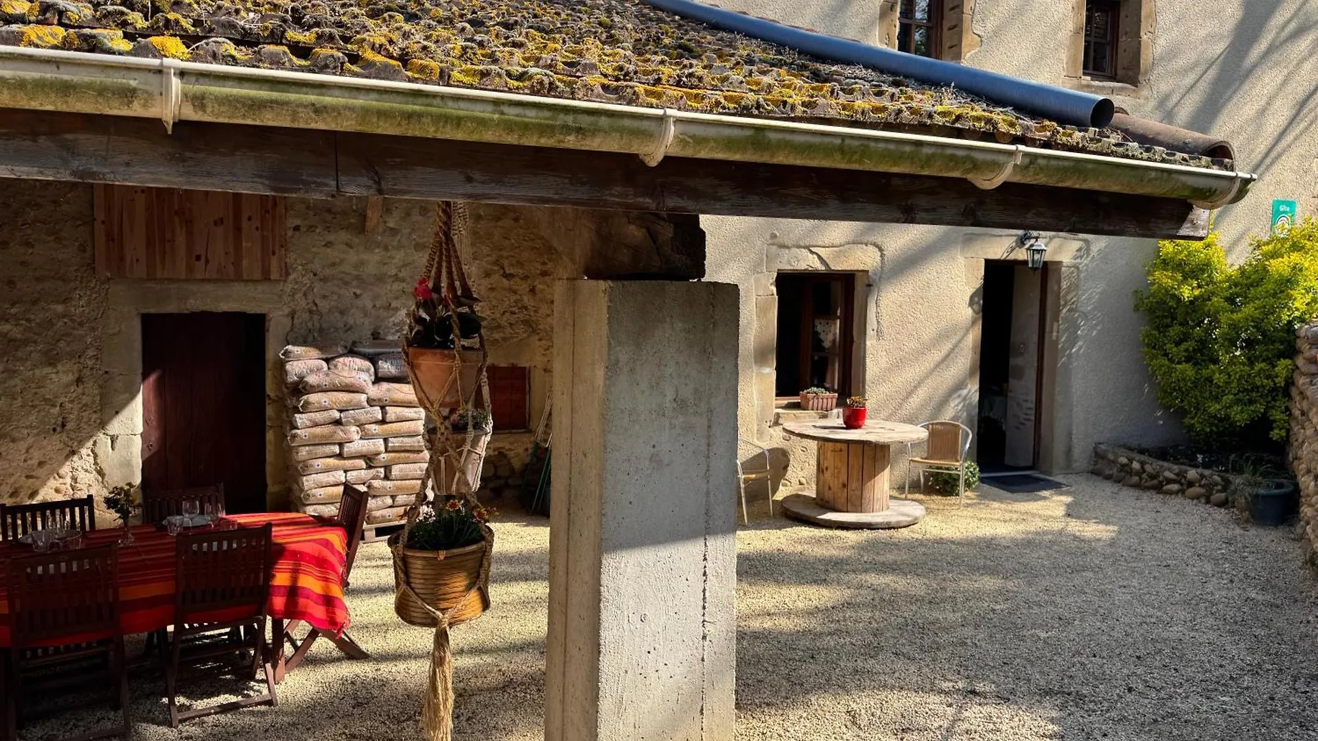 Holiday home Gite Du Facteur Lens-Lestang